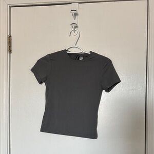 H&M- Dark Gray Short Sleeve crop T-Shirt- size small